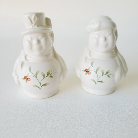 Snowman Salt & Pepper Shakers, Pfaltzgraff Winterberry Christmas Stoneware - Picture 2 of 10